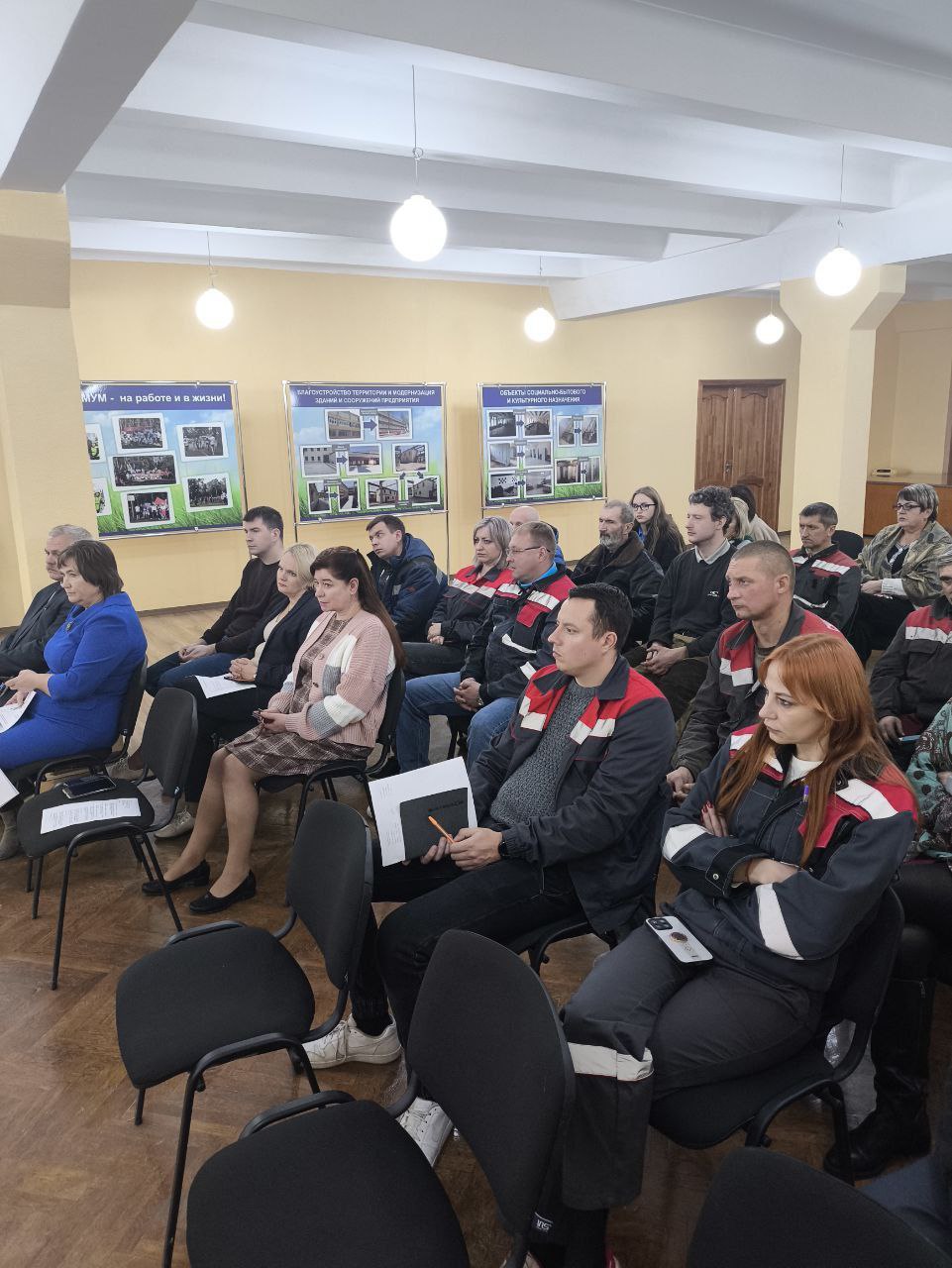 Генеральный директор холдинга Белорусская цементная компания А.Довгало посетил филиал Завод СЖБ N3 г.Витебска ОАО Кричевцементношифер. Генеральный директор холдинга Белорусская цементная компания А.Довгало посетил филиал Завод СЖБ N3 г.Витебска ОАО Кричевцементношифер.