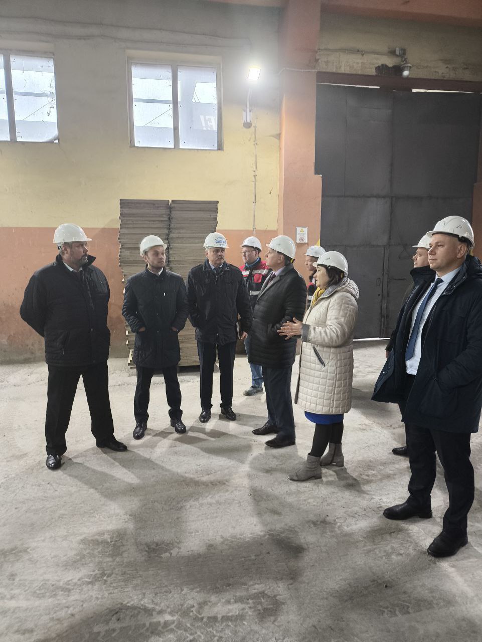 Генеральный директор холдинга Белорусская цементная компания А.Довгало посетил филиал Завод СЖБ N3 г.Витебска ОАО Кричевцементношифер. Генеральный директор холдинга Белорусская цементная компания А.Довгало посетил филиал Завод СЖБ N3 г.Витебска ОАО Кричевцементношифер.