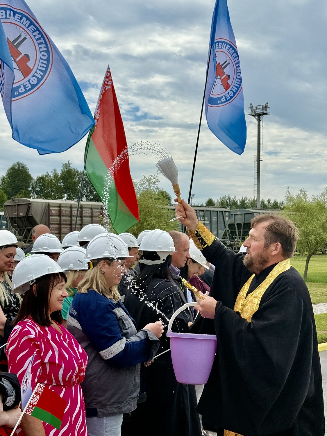 10 новых единиц техники вручили на ОАО «Кричевцементношифер»