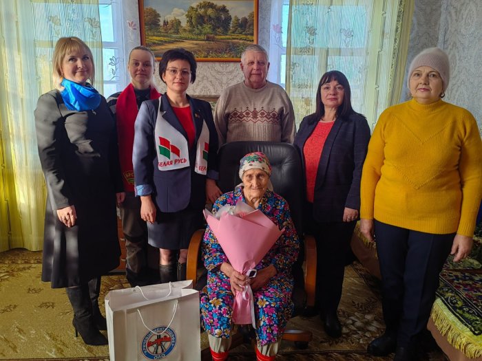 ЭПОХА в ЛИЦАХ: поздравление ветерана труда с 90-летием