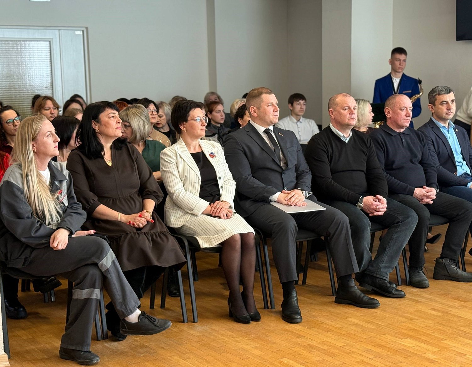 «Женщинам – внимание и благодарность»