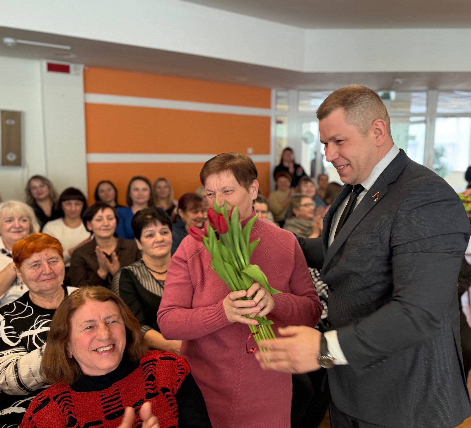 «Женщинам – внимание и благодарность»